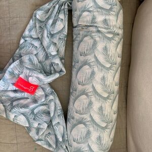 Bbhugme adjustable nursing pillow